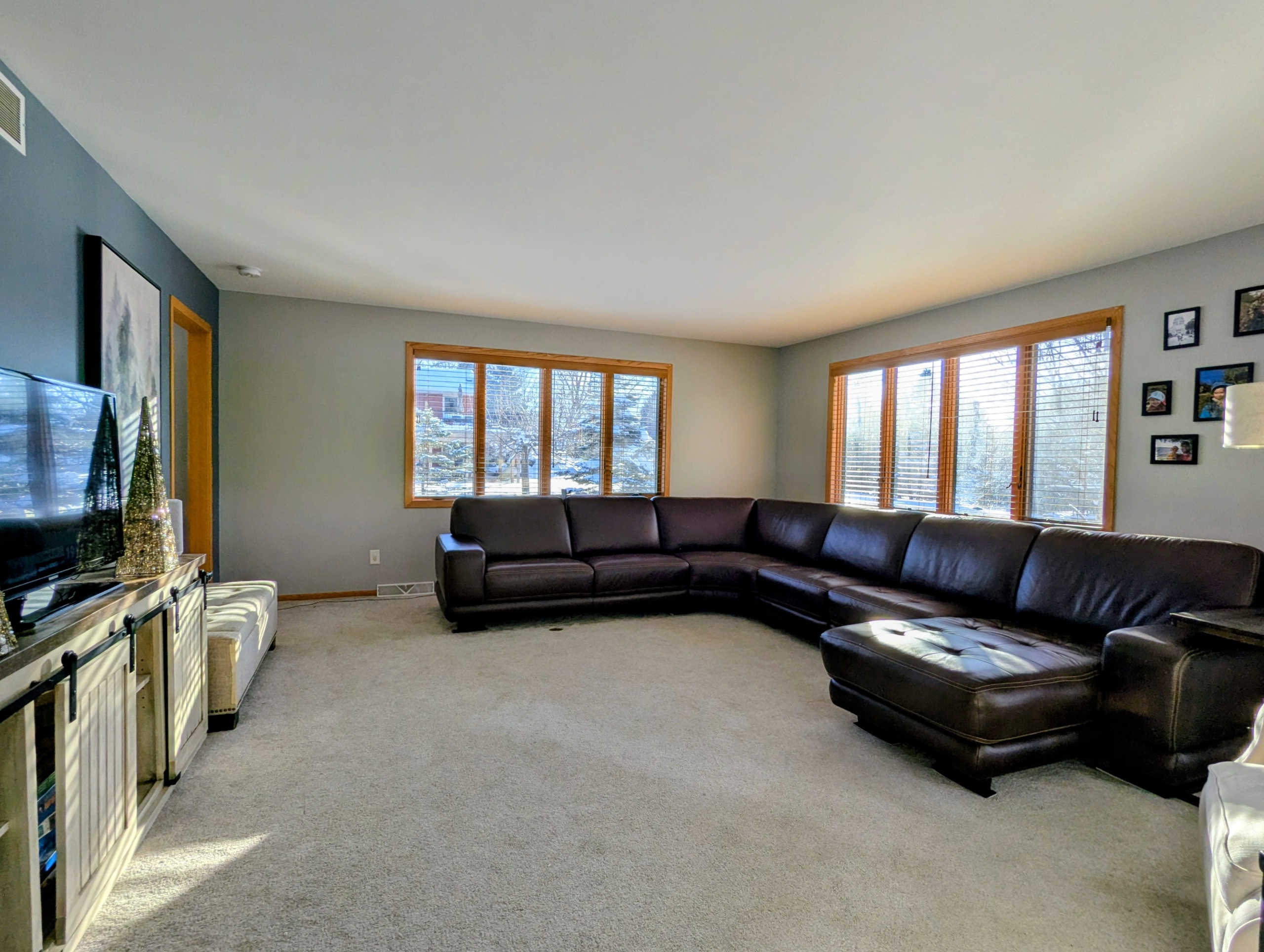 PXL_20251207_203554988.MP~2