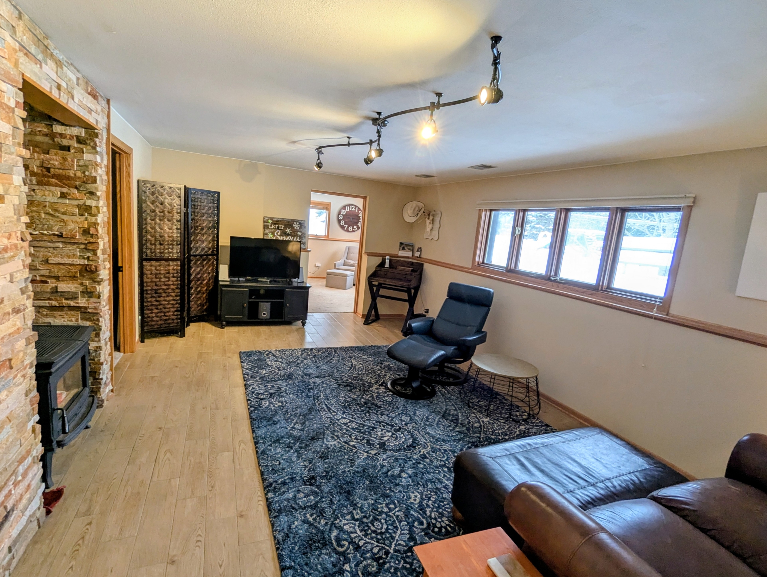 PXL_20251209_194743864~2